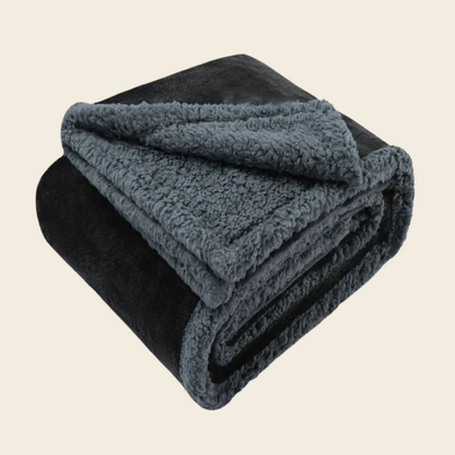 CozyNoir Home - Love Blanket