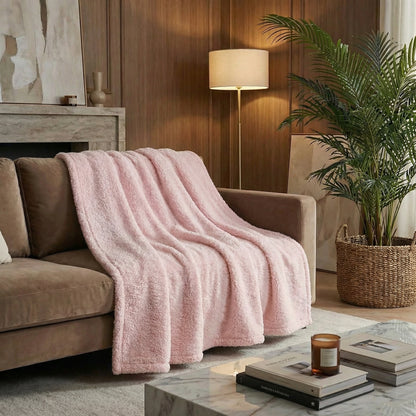 CozyNoir Home - Love Blanket